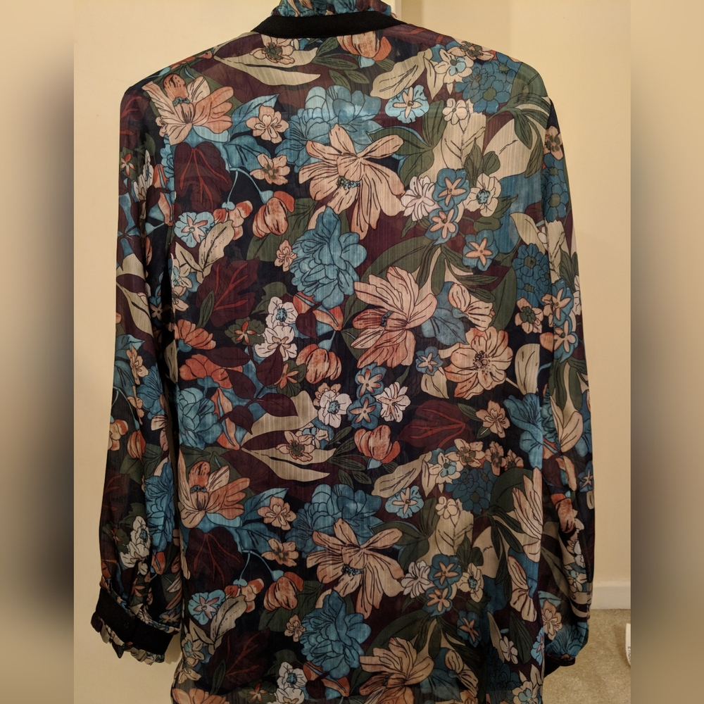 NWT Laura Floral Ruffle Tie-Neck Blouse - Picture 4 of 4